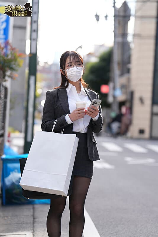 尾行盗撮地味メガネ巨乳毒盛り孕ませ●姦